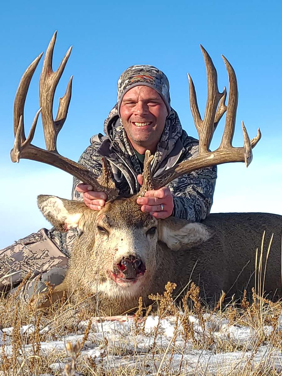 Page 2/2 - Eastern Montana Outfitters Mule Deer Photo Gallery